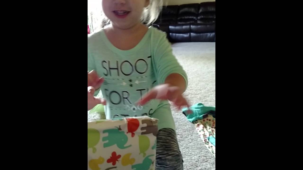 Ceci opening Birthday Presents!(2)