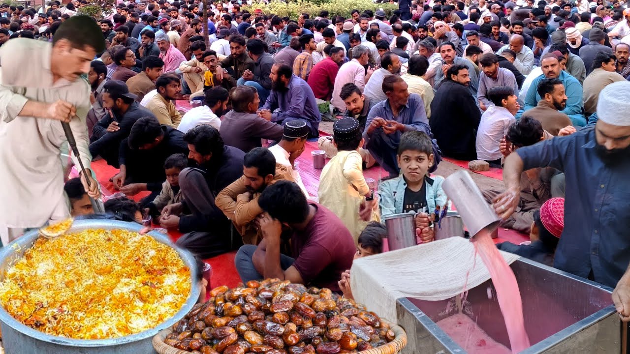 GRAND RAMADAN IFTAR IN LAHORE - FREE BRYANI & MILK DINNER FOR 5000+ PEOPLE IN MASJID YA RASOOL ALLAH