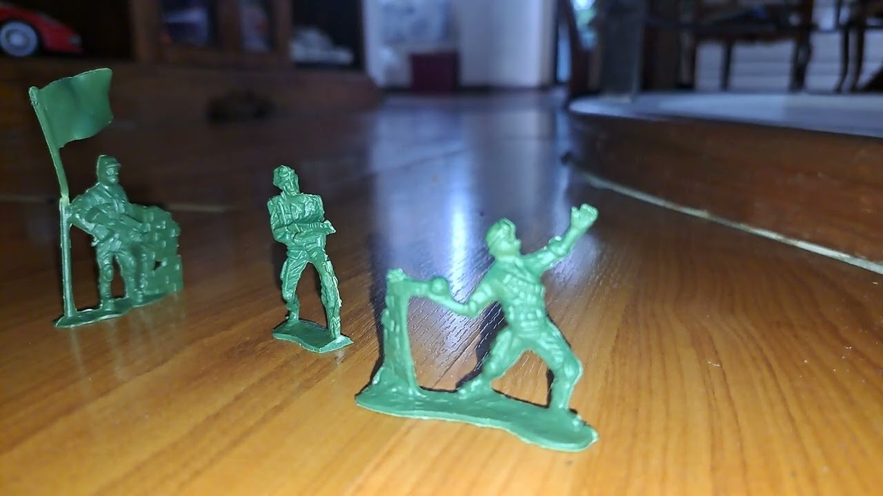 toy soldier stop motion in iraq