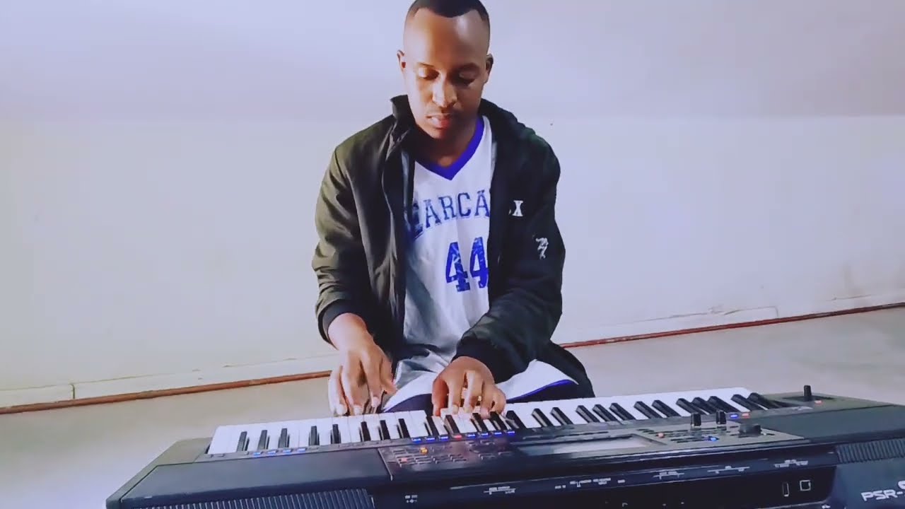 ASHUKURIWE MWENYEZI - Ray Ufunguo