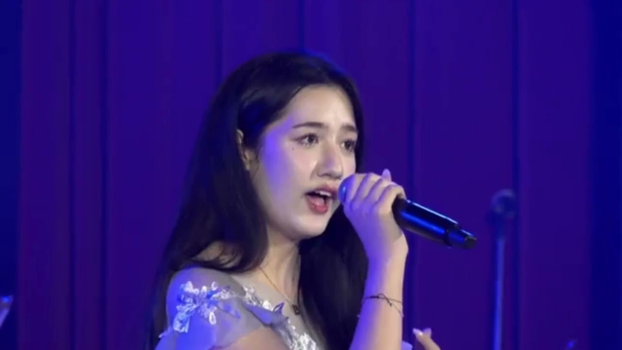 เพลงชีวิตฉันขาดเธอไม่ได้ (Cover by อลิศ ธนัชศลักษณ์)