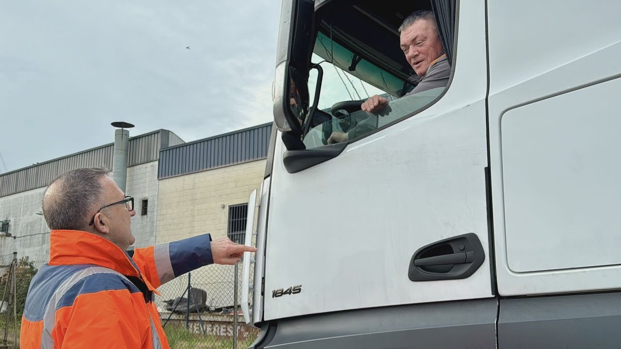 El tall ferroviari obliga a mobilitzar més camions i tensa l'operativa