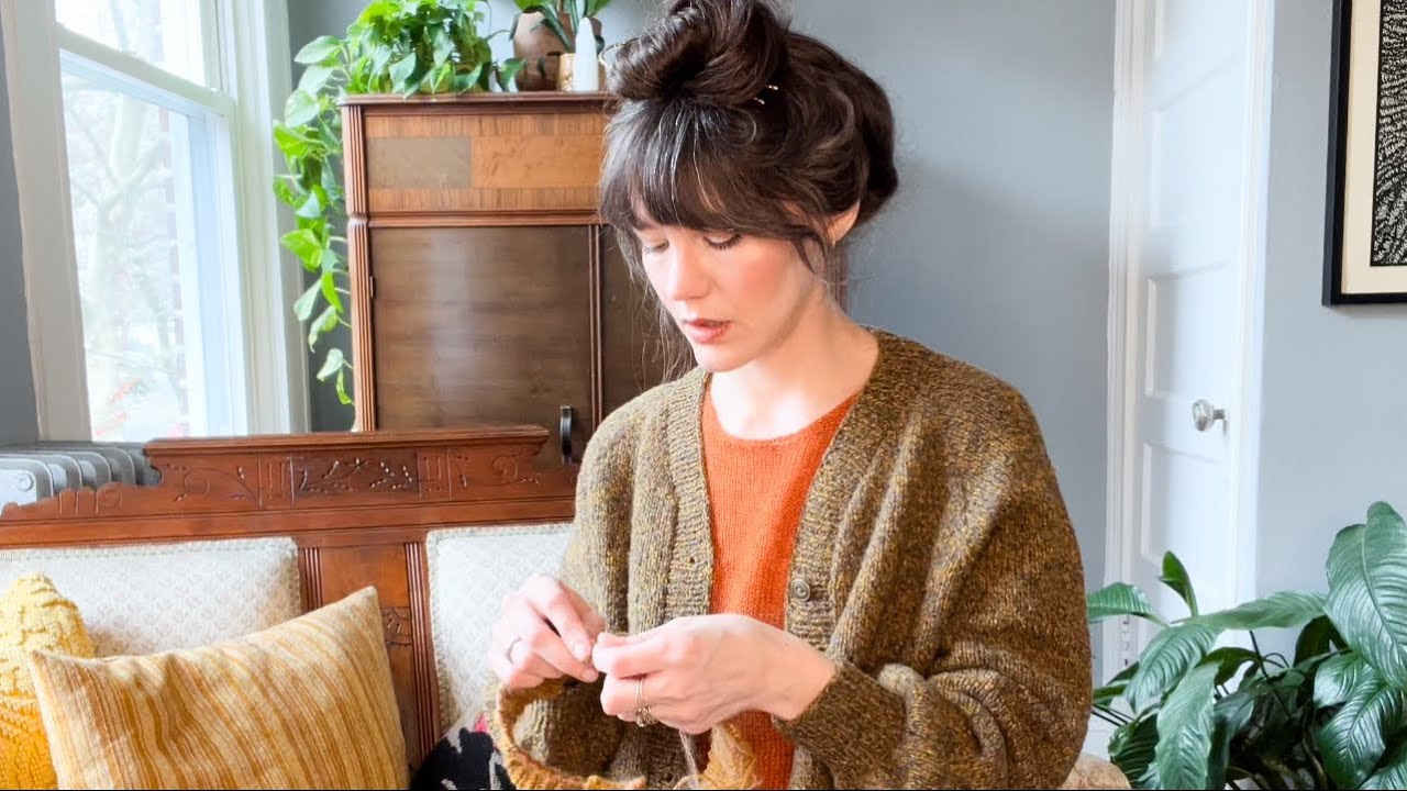 Knitting four of my favorite new garments and setting a budget for 2024  🧶 💸