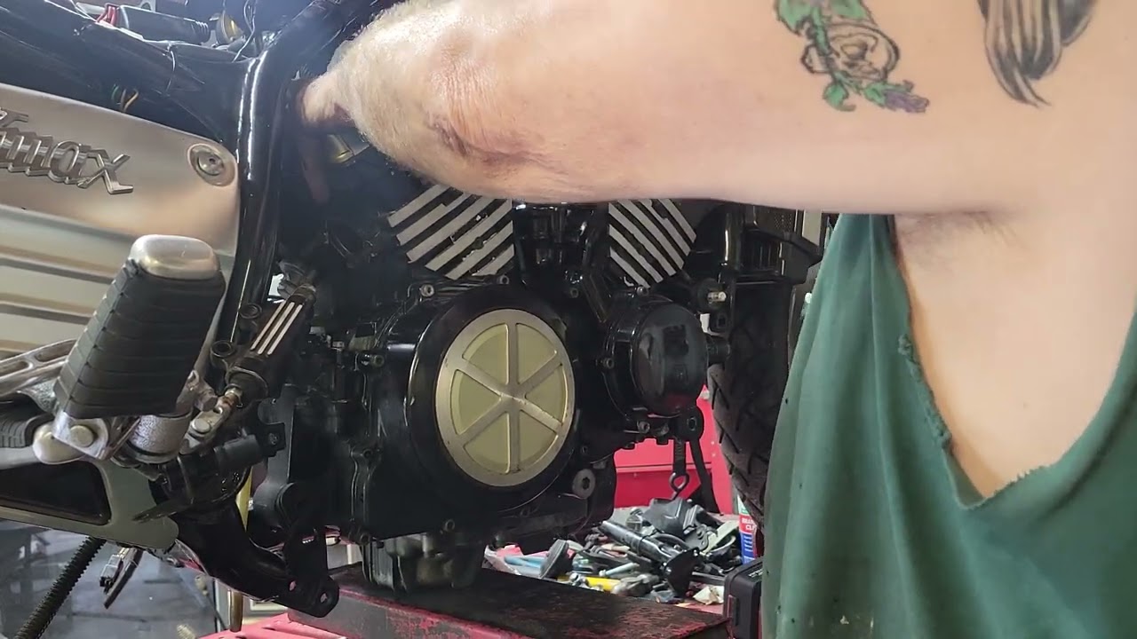 Vmax 1200 engine removal