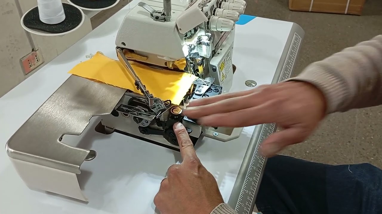 Cambio de agujas y lubricacion maquina overlock 5 hilos
