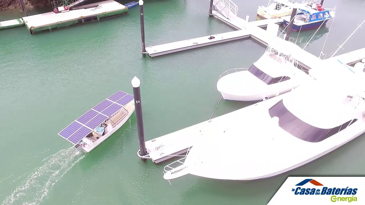 Instalación de Sistema de Energía Solar en Bote