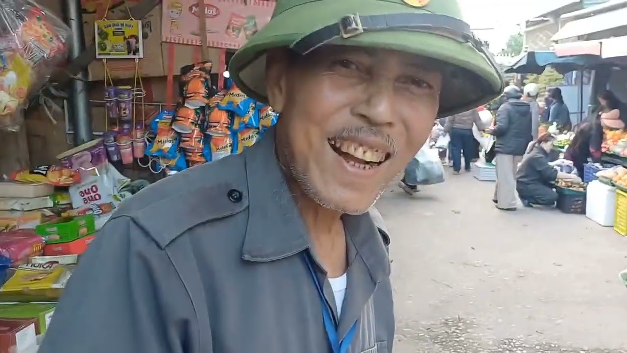 Phiên Chợ Củ Cuối Năm (ất Tỵ)Phố Núi Lao Bảo,Phía Tây Quảng Trị,