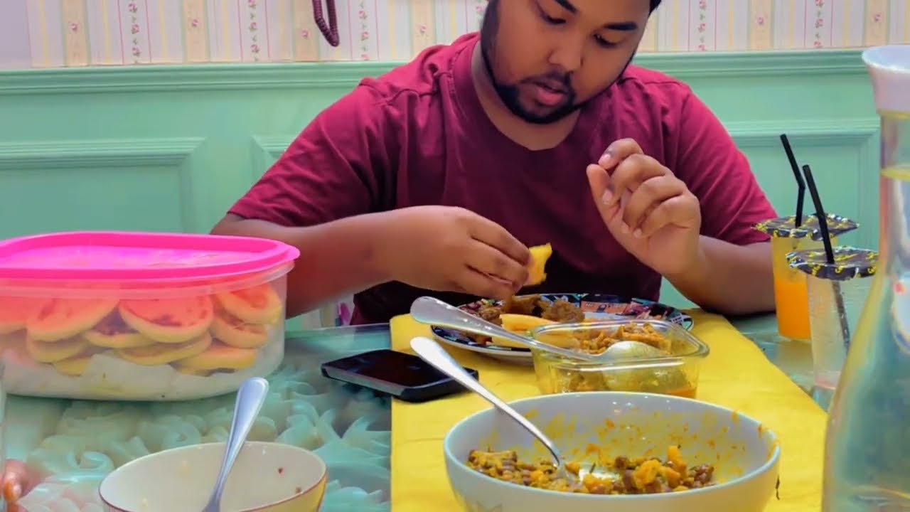 আলহামদুলিল্লাহ পরিবারের সবাইকে নিয়ে রমজানের ইফতার। Rumi's fashionable house Bangladeshi vloger. 