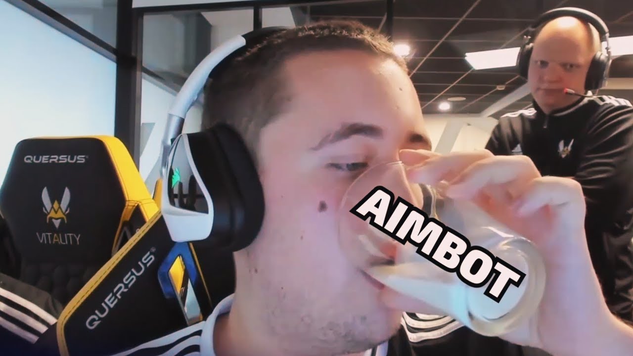 ZywOo нашел секрет сока AIMBOT - ЗАБАВНЫЕ МОМЕНТЫ CS:GO - Blast Premier Global Final 2021