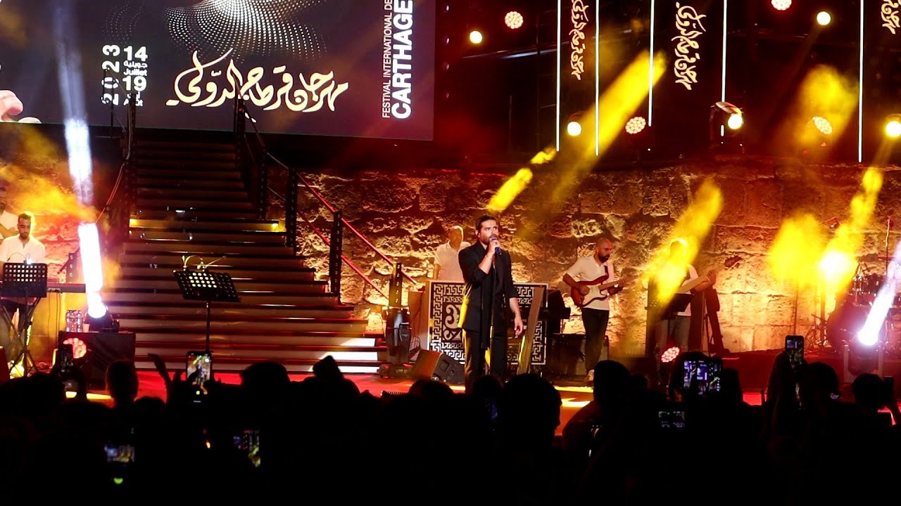 مهرجان قرطاج الدولي في دورته 57  : الفنان السوري ناصيف زيتون يشعل مدارج مسرح الأثري بقرطاج 🇹🇳  🇸🇾