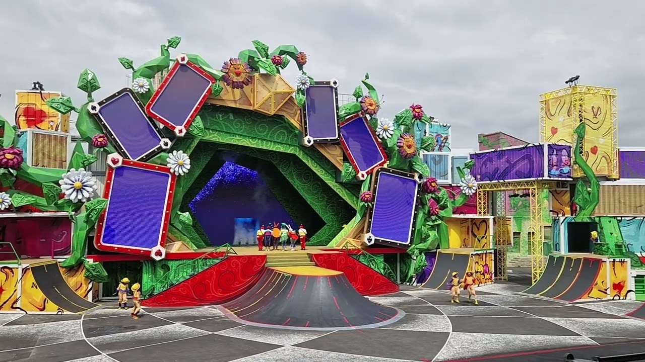 Disneyland Paris - Alice et la Reine de Coeur , alice Gagne- #disneyfan #disney #disneylandparis