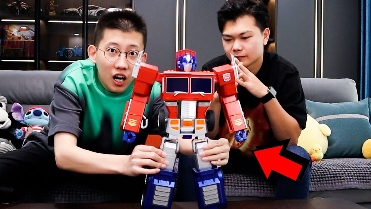 擎天柱變形機器人！會跳舞還可以遙控！