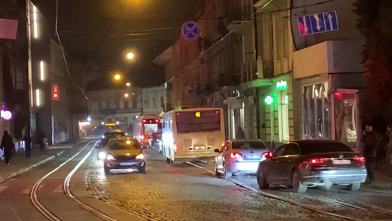 Трамвай ЕЛЕКТРОН 8 відправляється на Сихів 