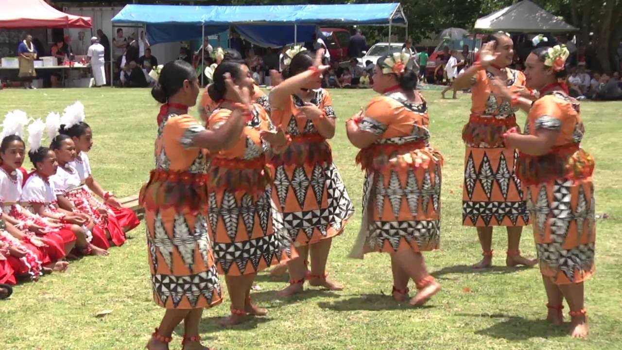 Tau'olunga (Tongan Dance) 'a Keleni 'Inesi. STT. 'Okalani. Nu'usila.