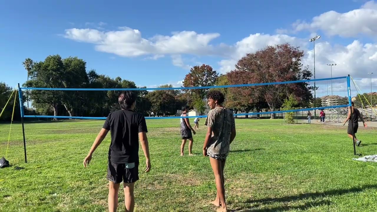 Darren and Sammy vs Gerord and Sothai Grass 10/11