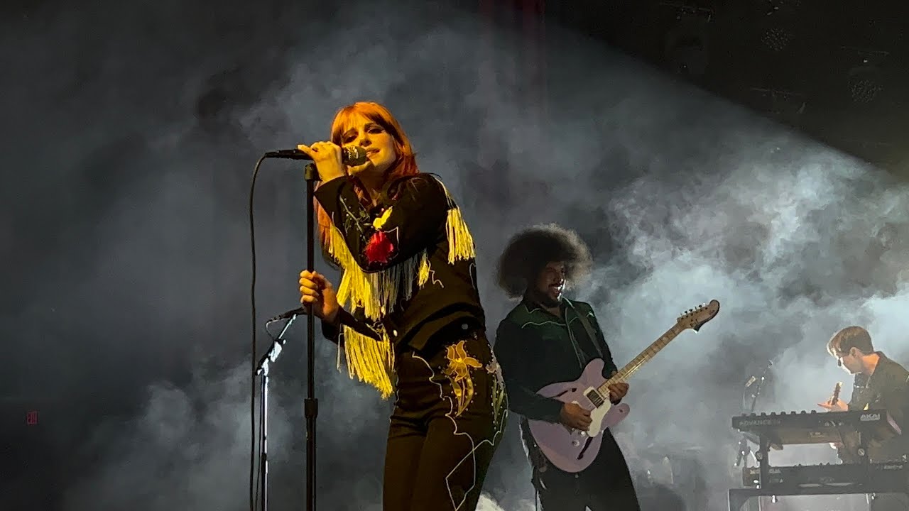 I Caught Myself - Paramore @ The Grand Ole Opry 02.06.23