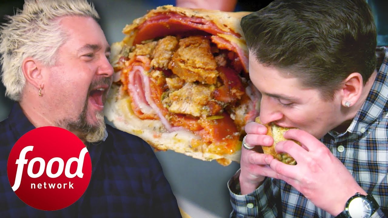 Гай Фиери пробует «Holy-Moly-Stromboli» вместе со своим сыном | Закусочные, автокафе и дайв-бары