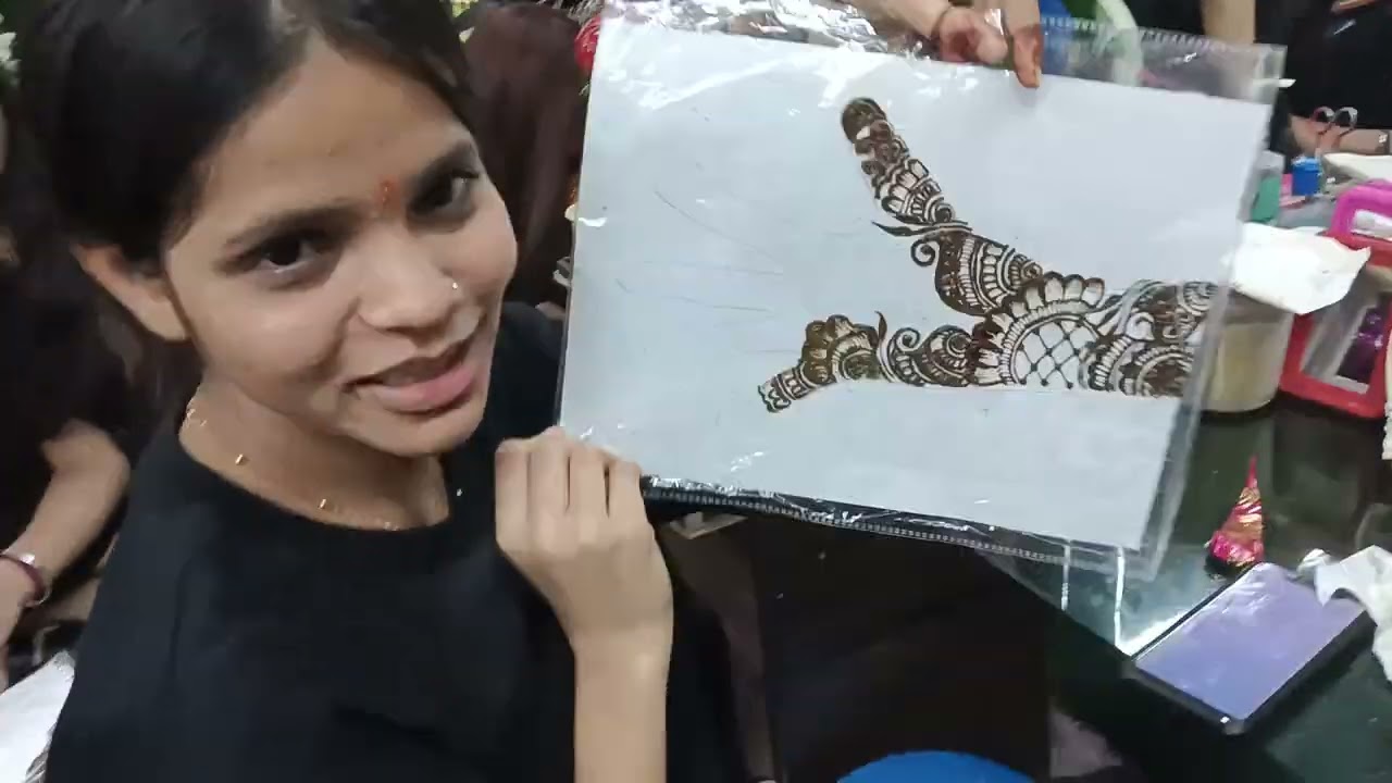 पार्लर में मेहंदी लगाना सिखा रहे हैं 👌🏼✅💯#mehandi#long video#videos#rinkisahu 