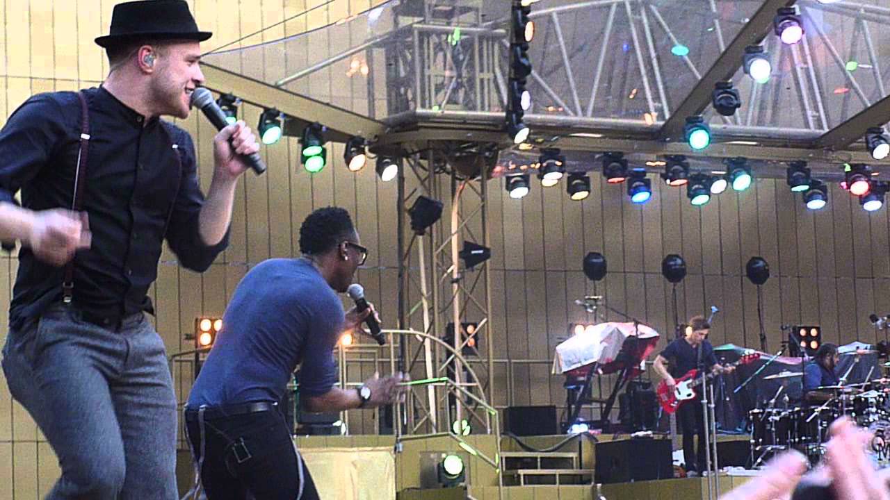 Olly Murs Manchester/Boogie wounderland/ Earth wind & Fire/let's groove/dancing in September!