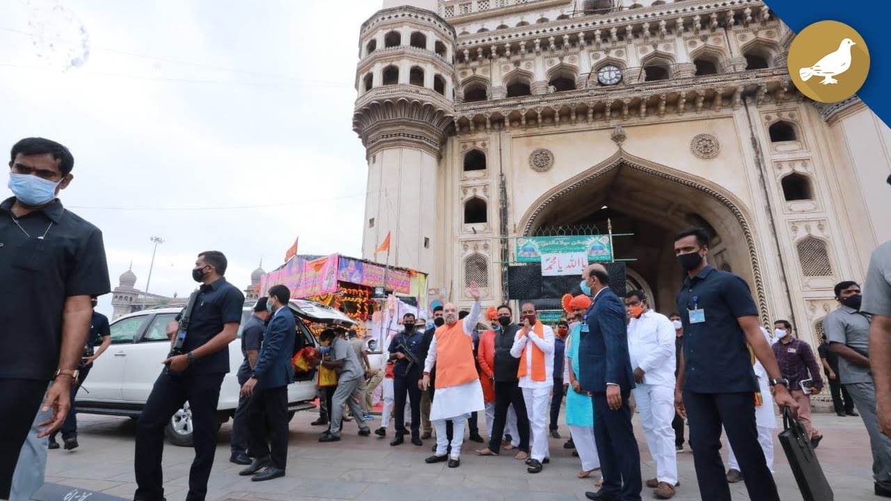GHMC polls: Amit shah visits Bhagyalaxmi temple at Charminar