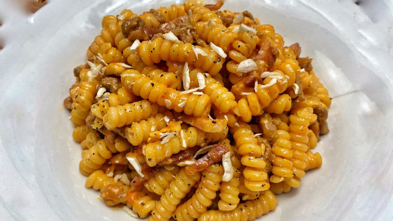 Hai poco tempo? Prepara Questa PASTA GODURIOSA 🐷 - ricetta facile e veloce!