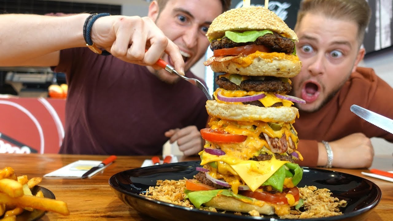 Der Monster Burger Deutschlands 🇩🇪🍔  |  FaxxenTV
