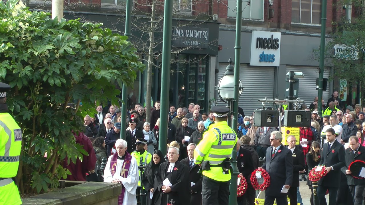Remembrance Sunday Oldham War Memorial  14-11-2021