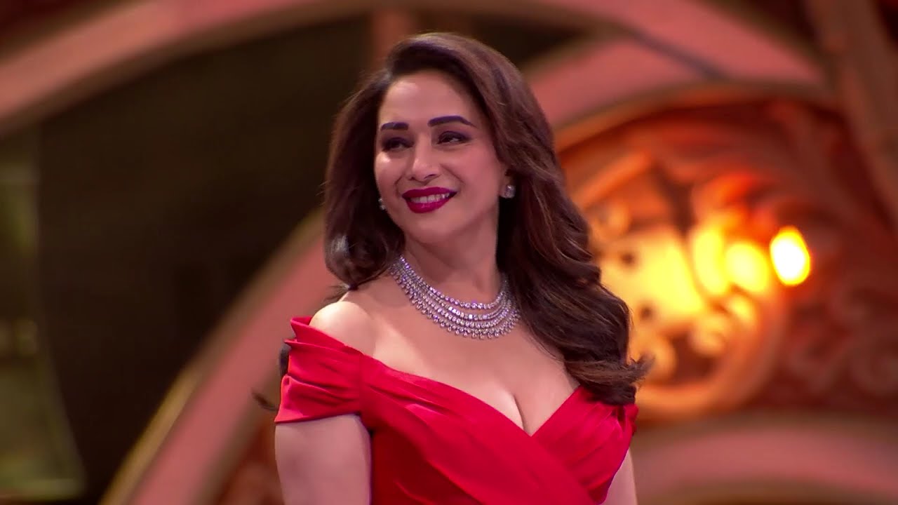 Kartik ne kiya Madhuri se Flirt