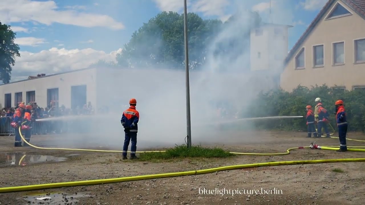 Brandeinsatz! LF Falkensee auf Alarmfahrt am Tag der offenen Tür| JF Vorführung | 🚨🚒