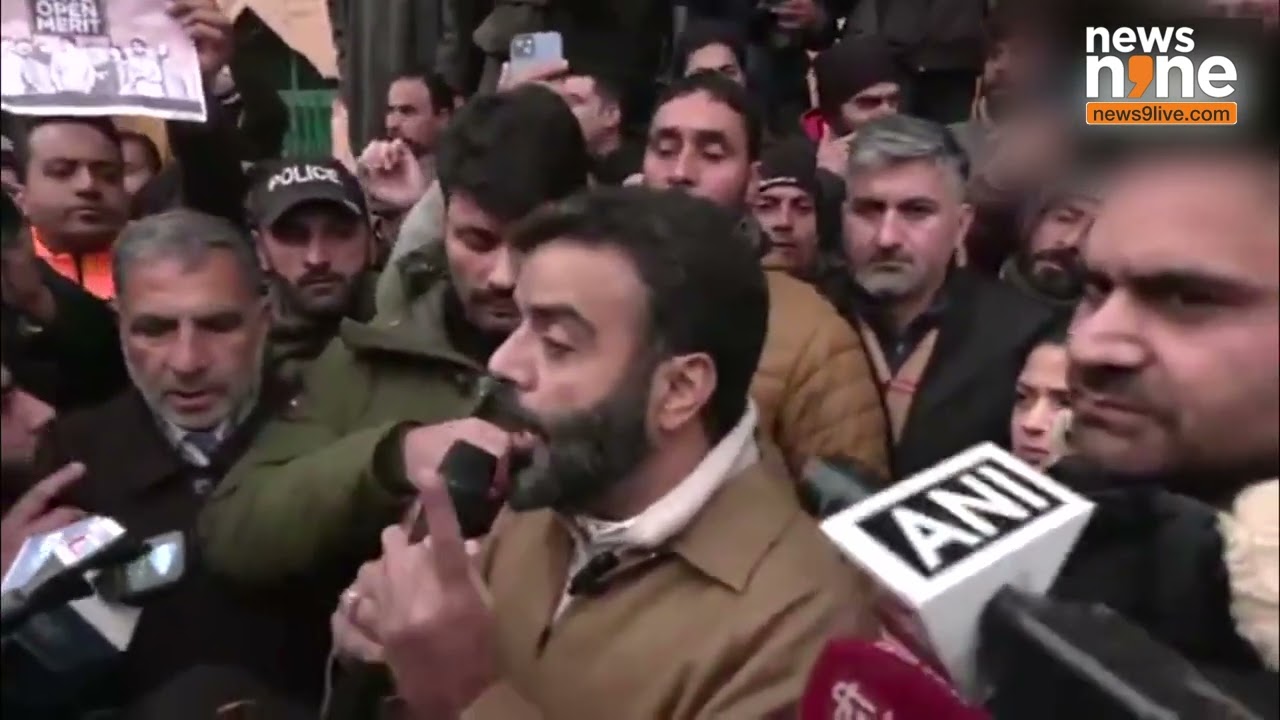 National Conference MP Aga Ruhullah Mehdi Joins Student Protest Over Reservation in J&K | News9