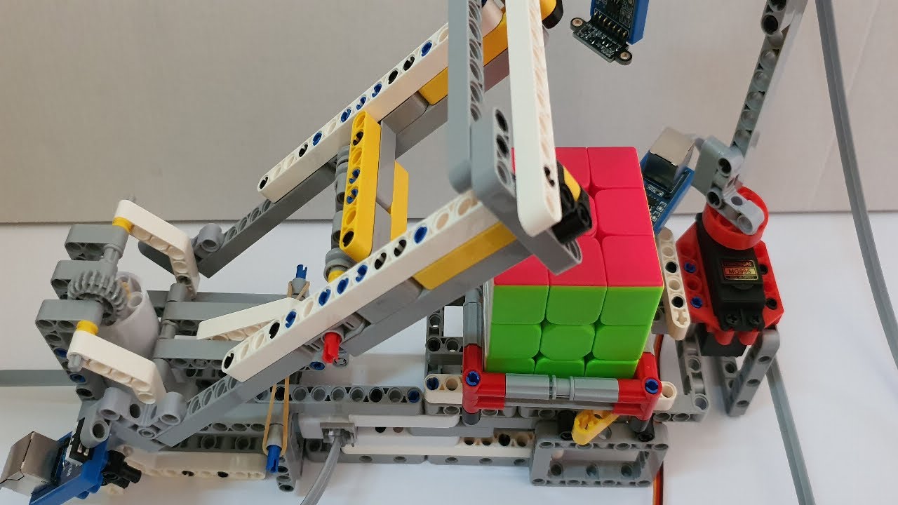 Smart Lego Rubik's Cube-solving robot! Awesome! Build at Home!