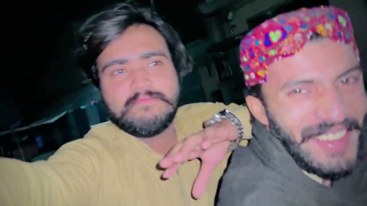 Aj mera both acha hai or mera sab dost bhe both mazak kar raha tha