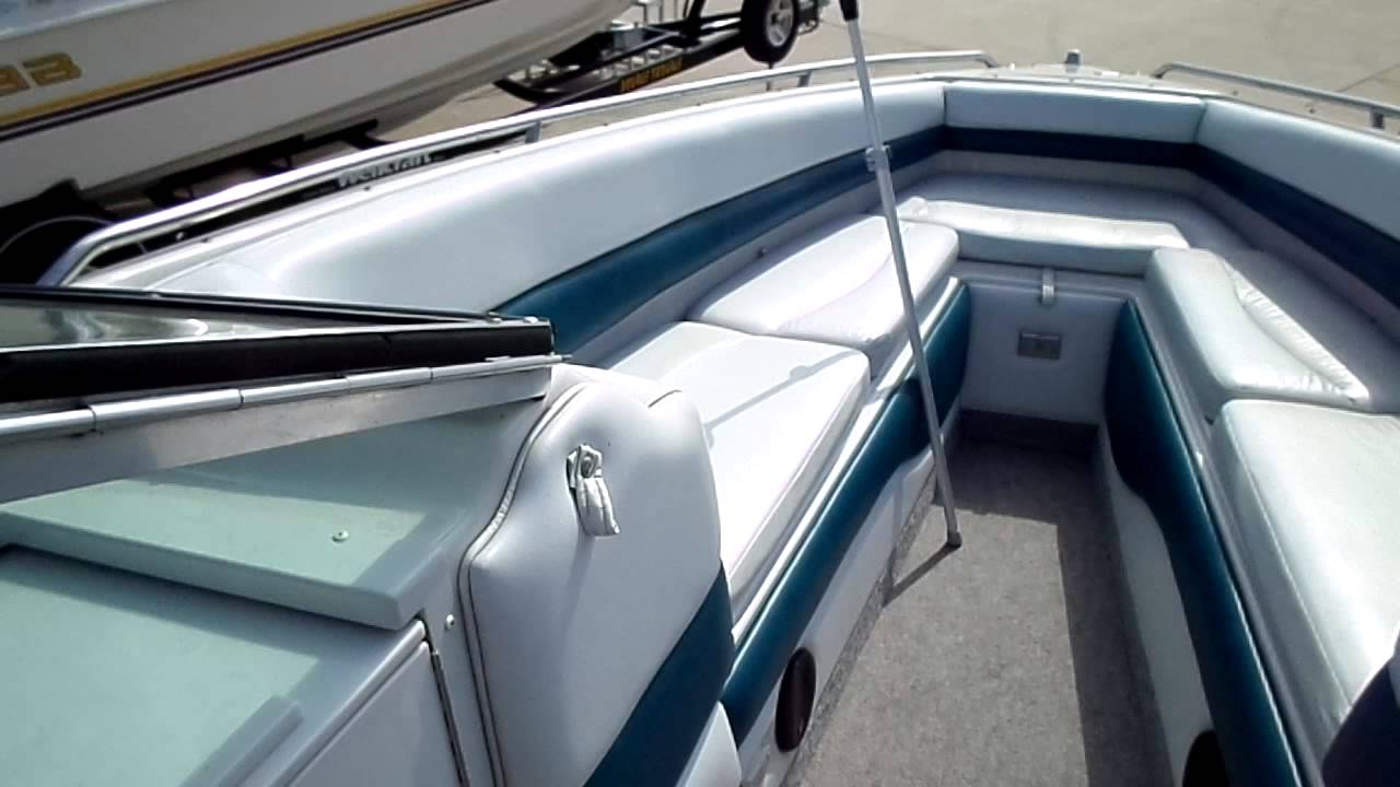 1996 Crownline 266 BR at Kelly's Port (www.KellysPort.com)