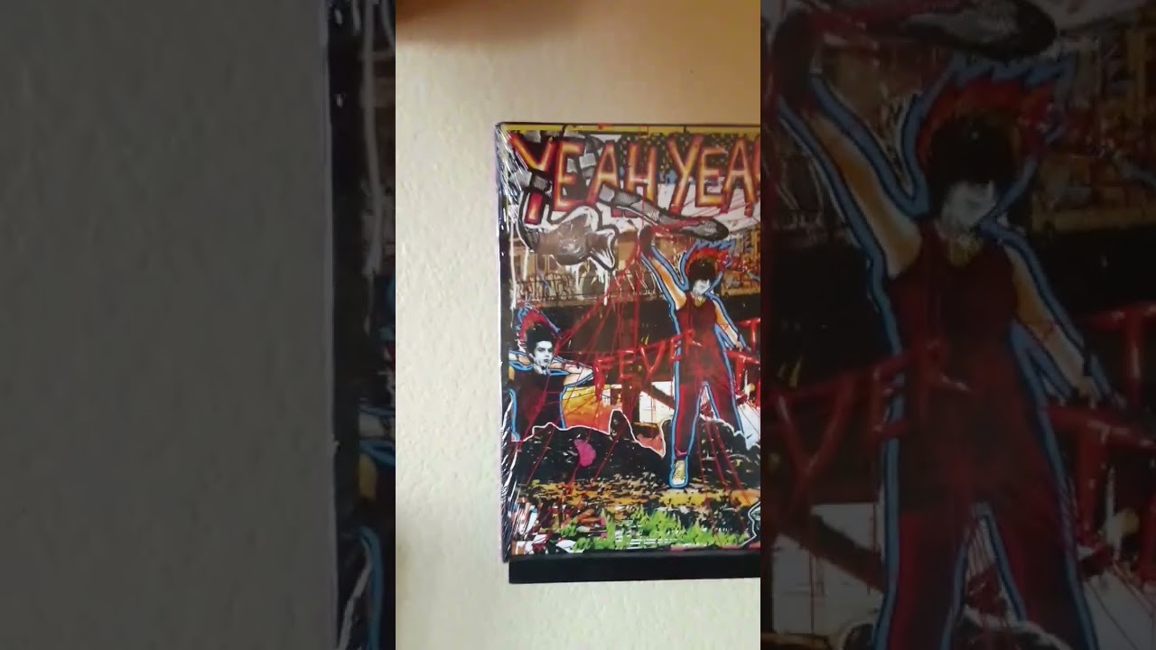 Yeah Yeah Yeah's - "Fever to Tell" (Now Spinning)