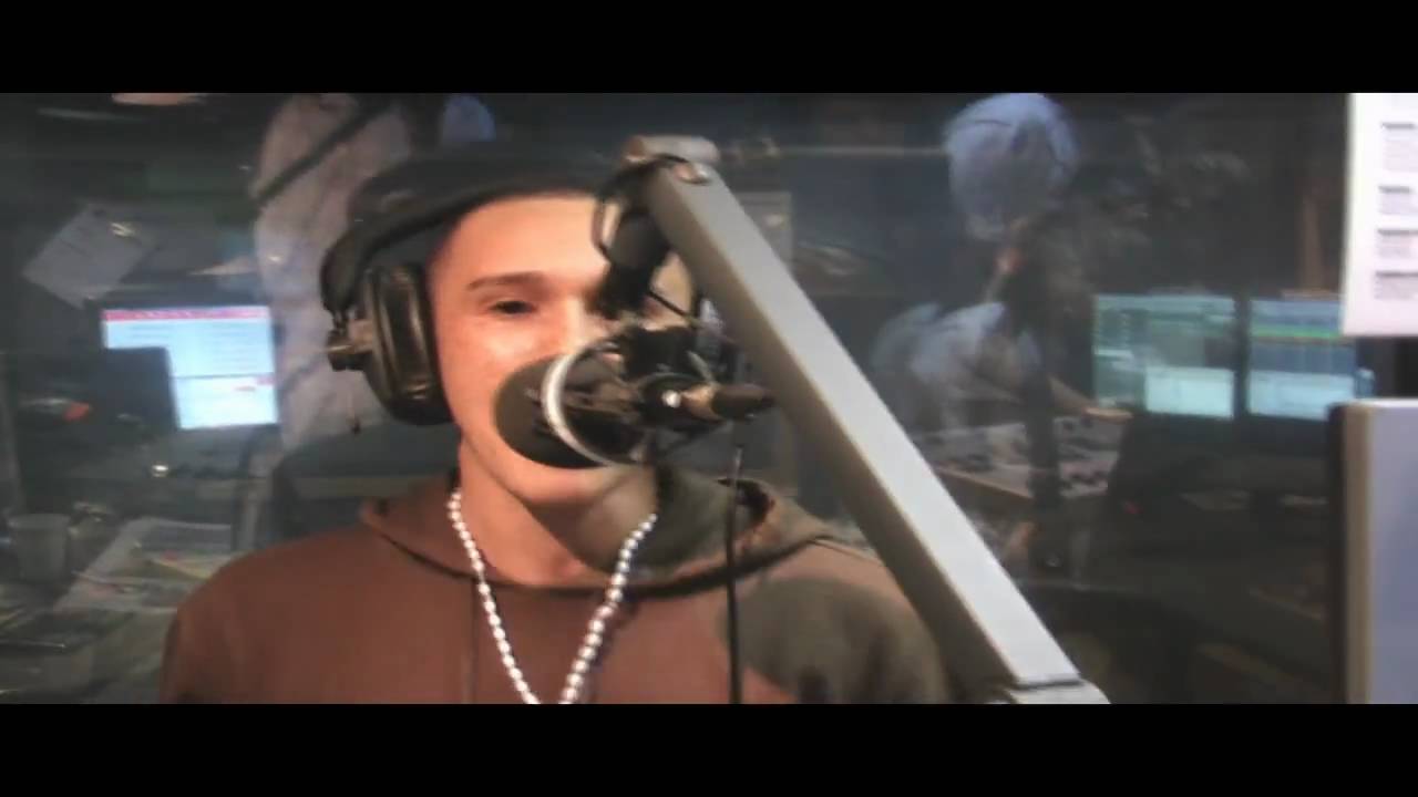 Fumin, Little Nasty & Sharky Major on the Logan Sama show: 14/09/09 Part 2/2