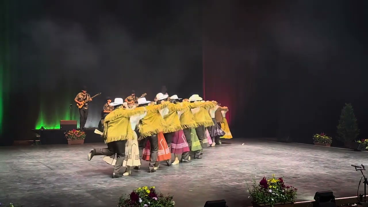 ✨Grupo  Folklórico Costumbres| Gira por  Suiza  🇨🇭. POLKA LA BOLA 