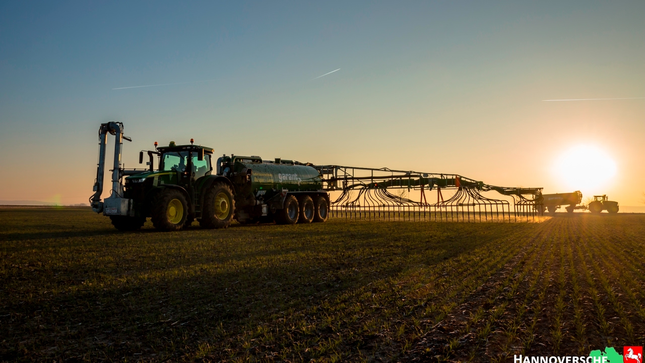 John Deere 7250R + Kotte Garant 28m³ | DJI Phantom 3