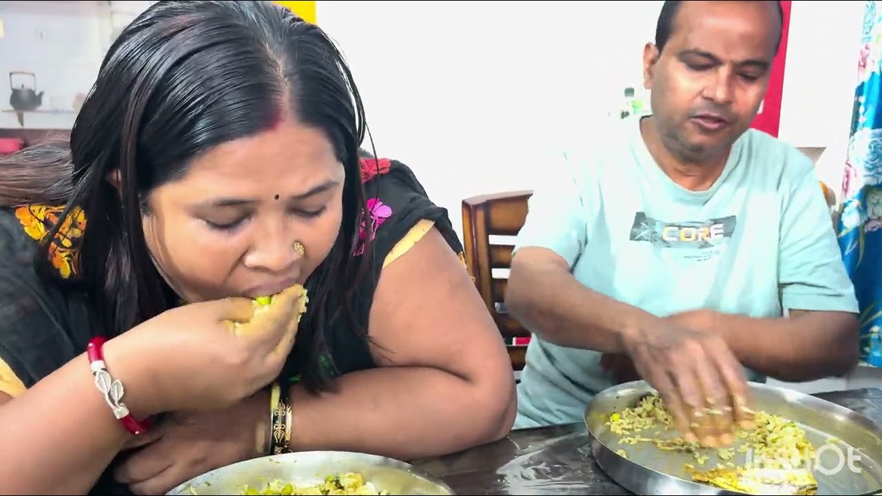 আজ রবি বার তাই কর্তা মশাই কে নিয়ে খেতে বসলাম 