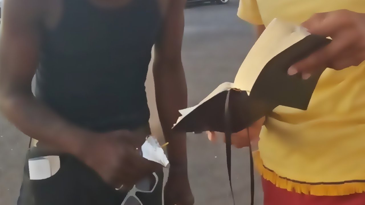 A beautiful soul reads the 2 Great commandments 