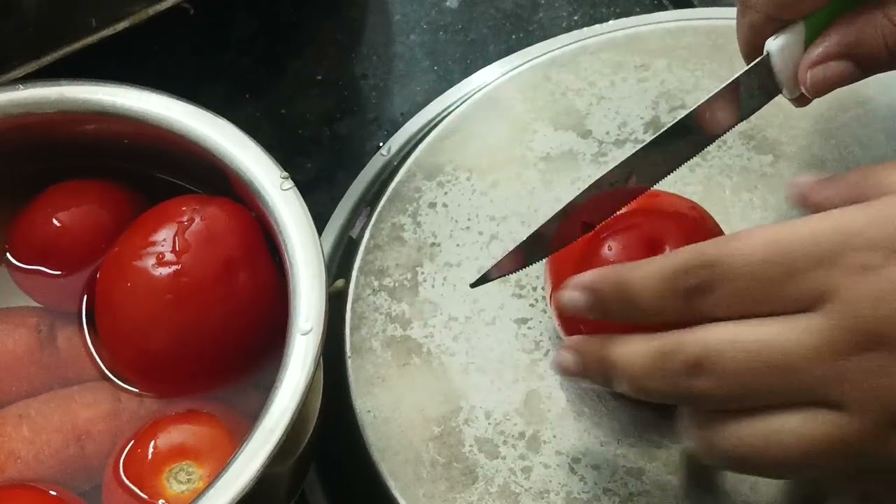 Chopping Tomatoes and Grating Carrots टोमॅटोची भाजी साठी चिरणे आणि गाजर हलव्याची किसने