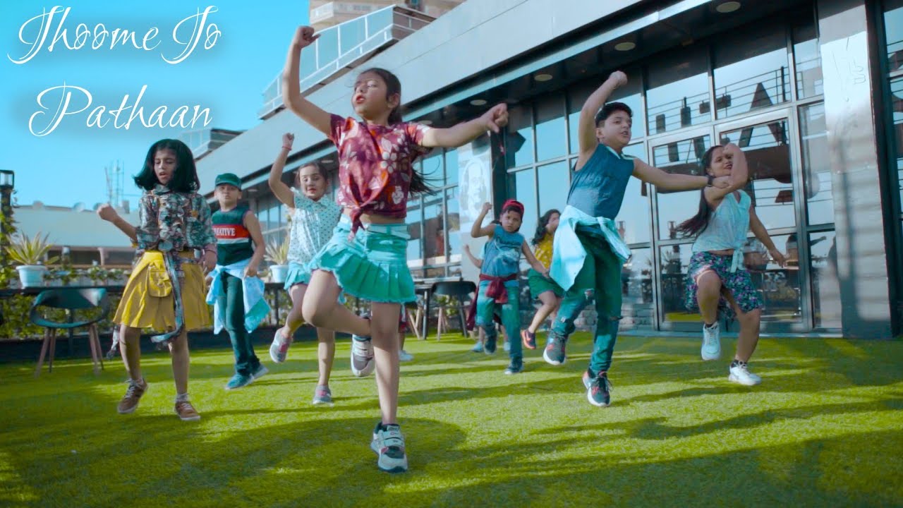 Jhoome Jo Pathaan Song | Shah Rukh Khan, Deepika | Arijit Singh (dance cover by THE MADS)