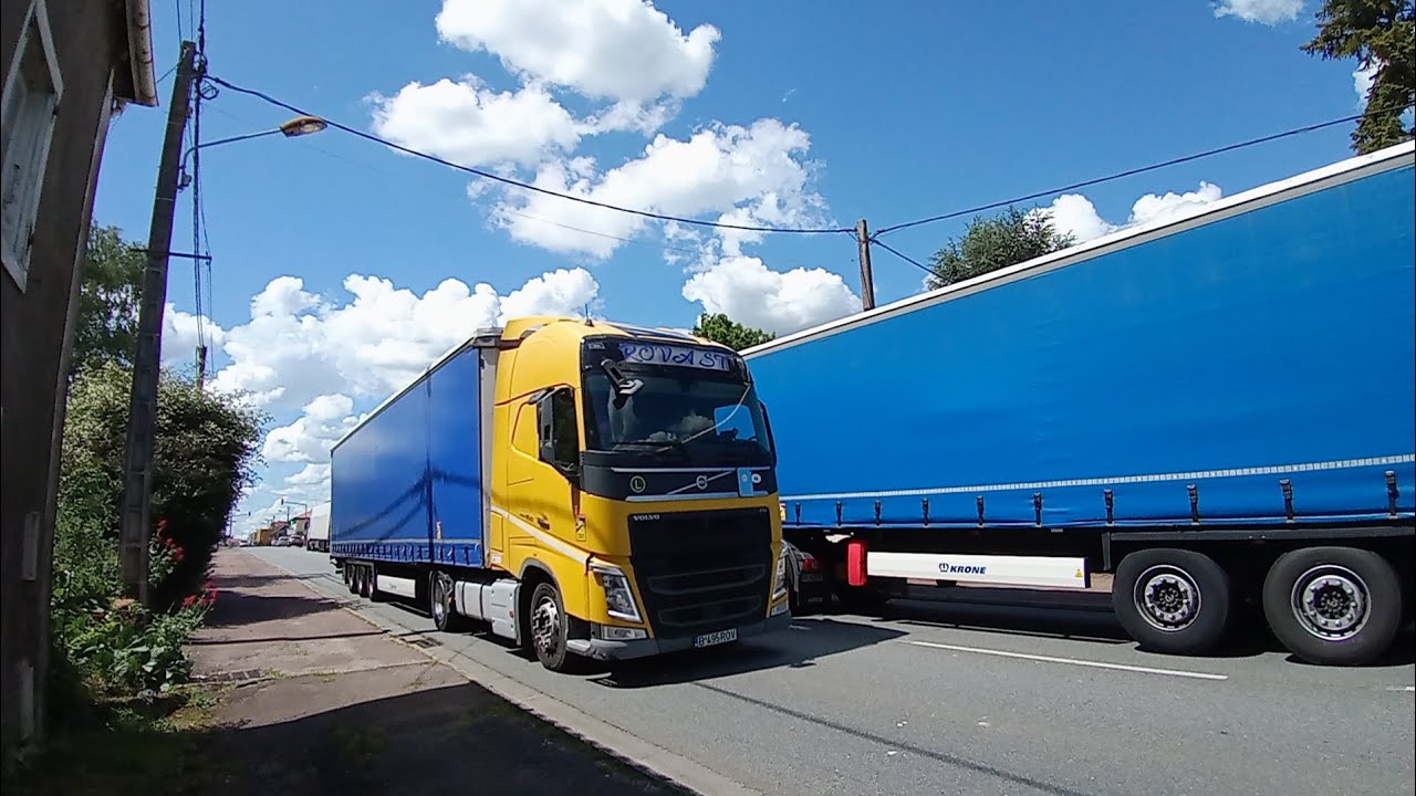 Compilation routier a l'entrée sortie de roumaziere