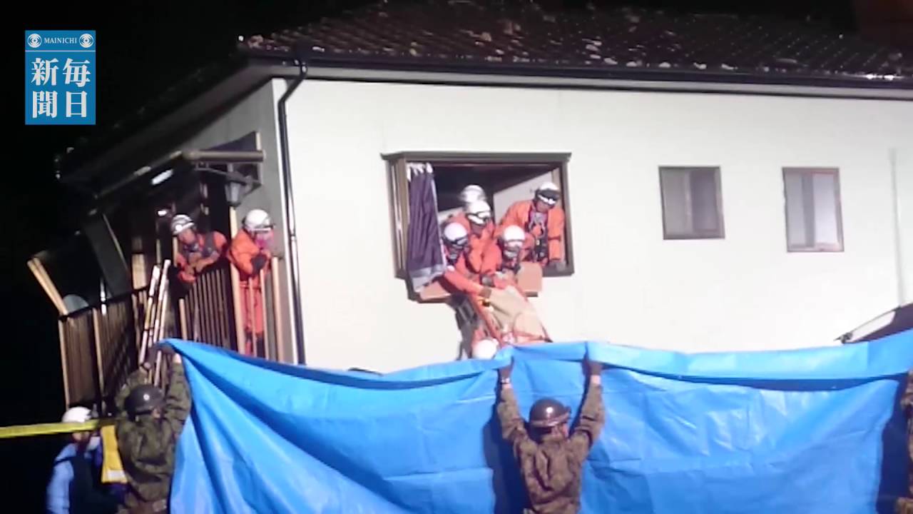 熊本地震：倒壊アパートから女性救出　益城町