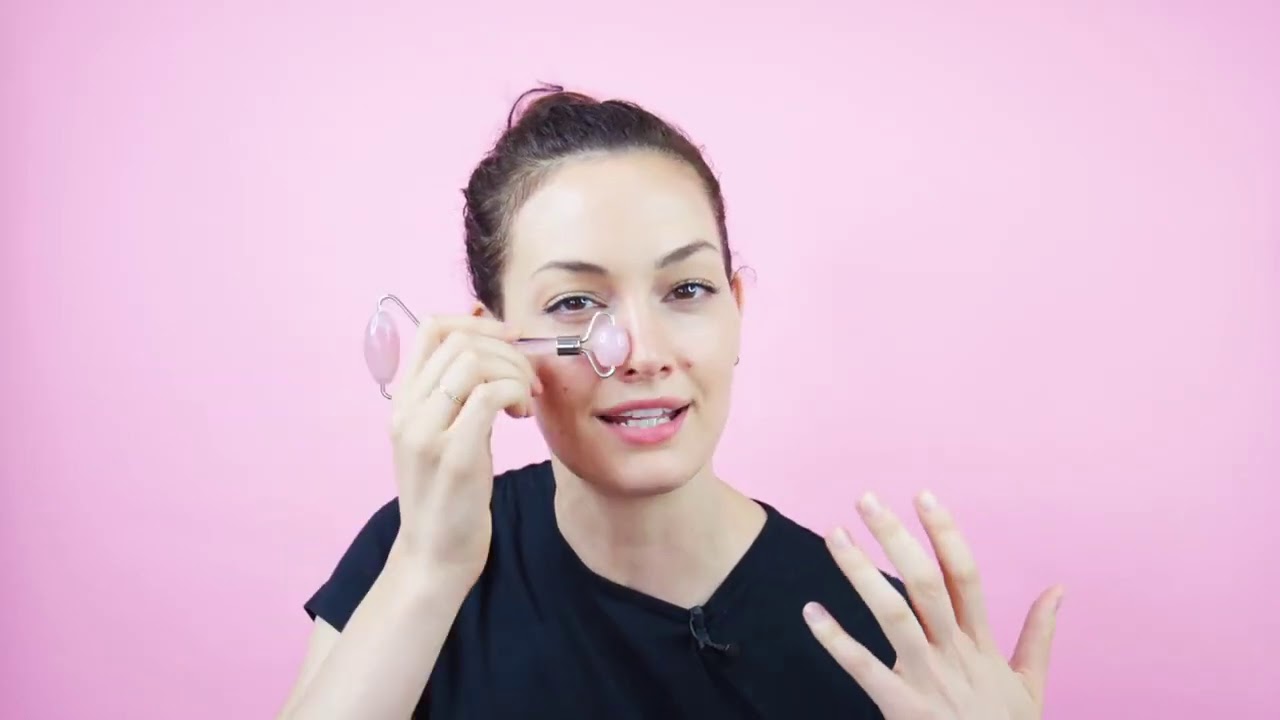 How to use Skin Gym Rose Quartz Crystal Face Roller | Cosmetify