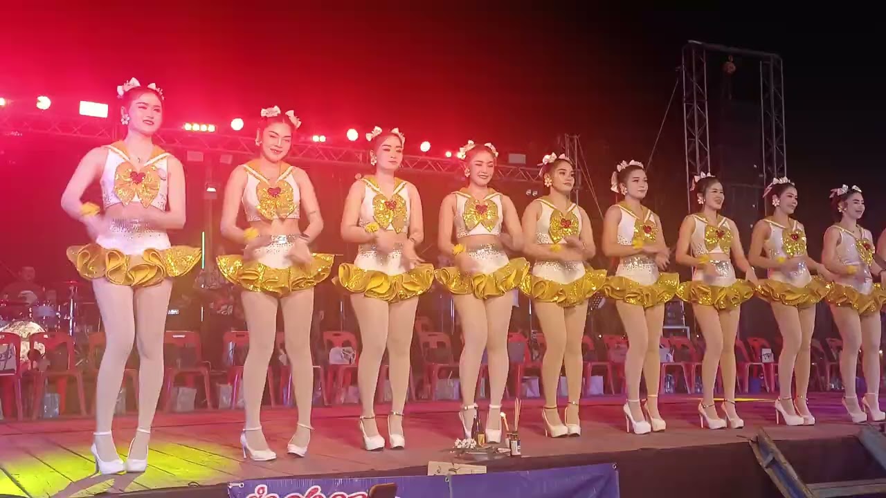 【#PhetchaburiDance】#รำวงเพชรบุรี✿10minite workout dance🎼น้องโบว์_นภาพร✿สวยงามมากดุจนางฟ้า1[Samsung1]