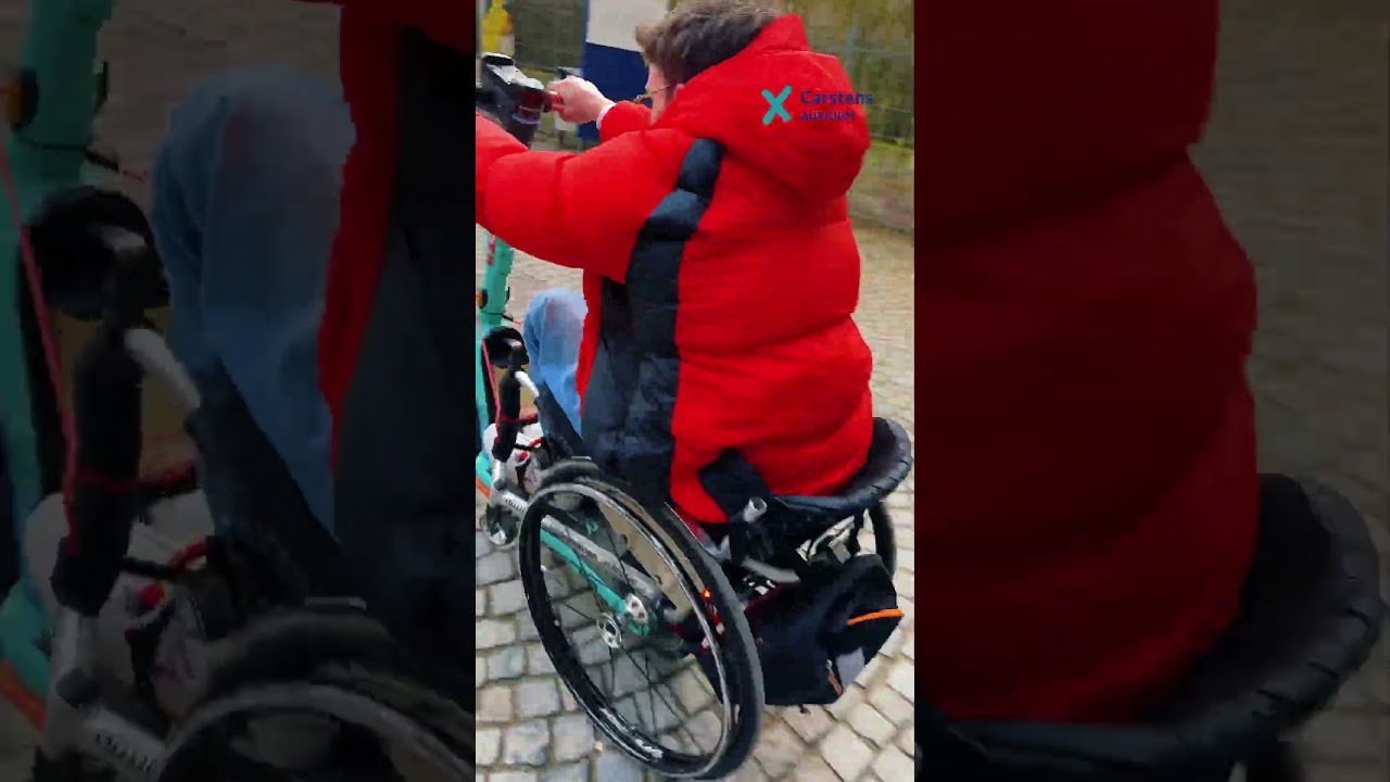 &ldquo;Rollstuhl + E-Scooter = Geniale Idee?!&rdquo; 🛴♿️