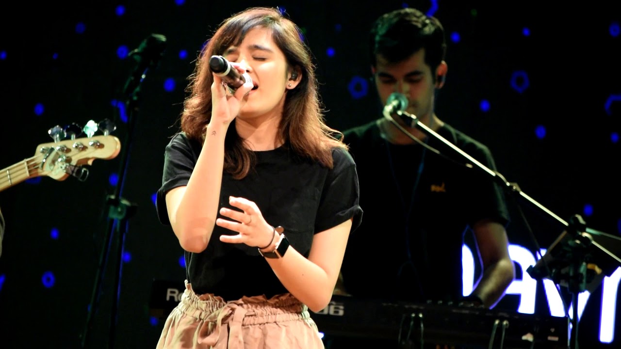 Shirley setia live performance in  BNMit college Bangalore