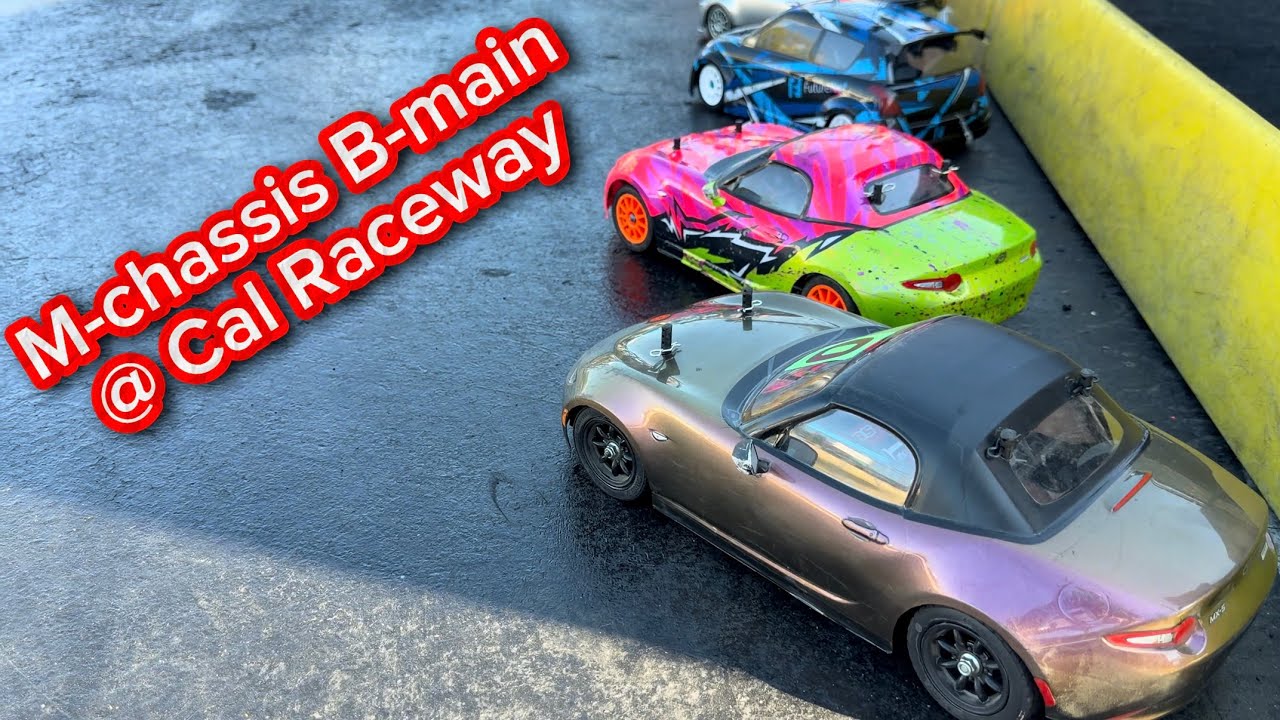 Гонка B-main на шасси M в рамках серии чемпионатов Tamiya на трассе Cal Raceway в Оранже, Калифор...