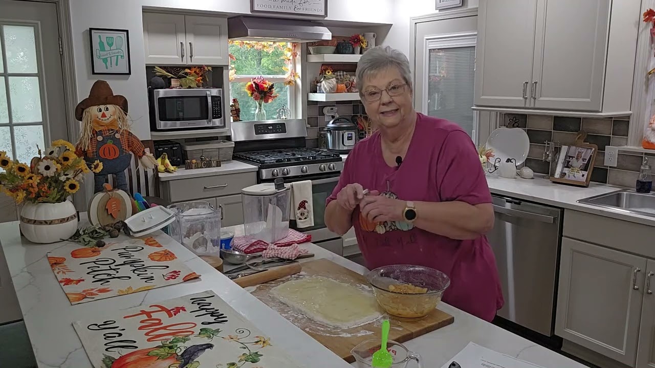 Cinnamon Apple Roll Biscuits, make these for breakfast and the family will come running
