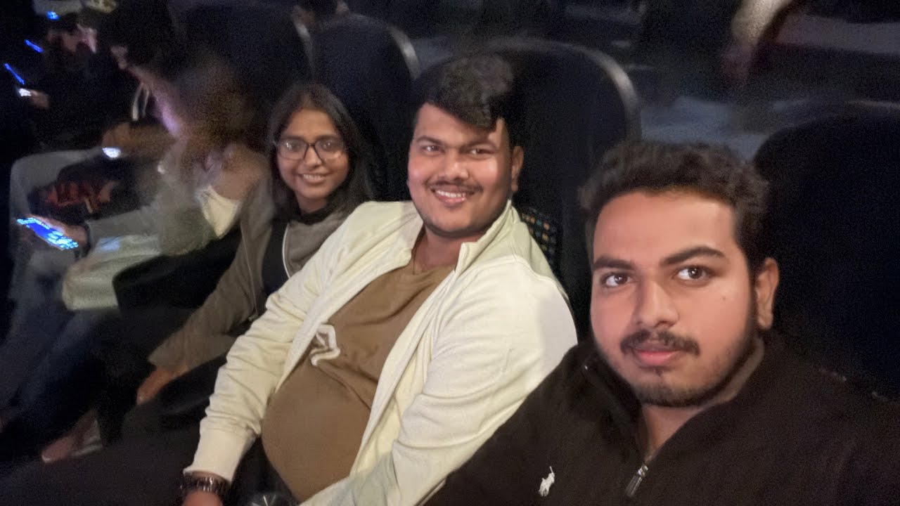 Lecture Bunk Karke Movie Dekhne Gaye 😭🎬 Full Masti Vlog